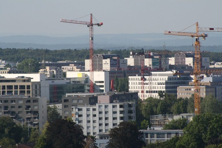 Nőtt az építési engedélyek száma, de kevesebb új lakás épült Nőtt az építési engedélyek száma, de kevesebb új lakás épült