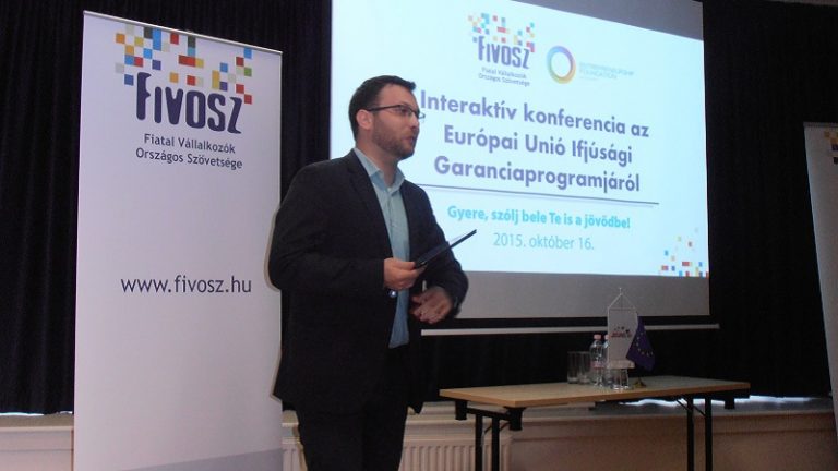 A kormány üzenete az on-line generációnak: Lesz munkád!