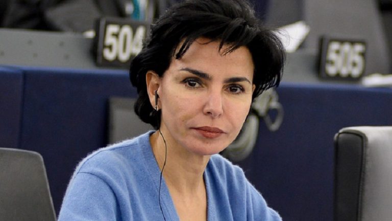 Hogyan lehet megelőzni, hogy európai fiatalok dzsihádista és terrorista csoportokhoz csatlakozzanak?