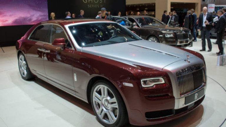 Egyetlen gépkocsit hív vissza a Rolls-Royce