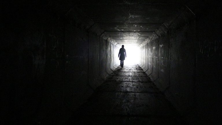 Timothy Ash: Ukrajna elérhette a gödör alját