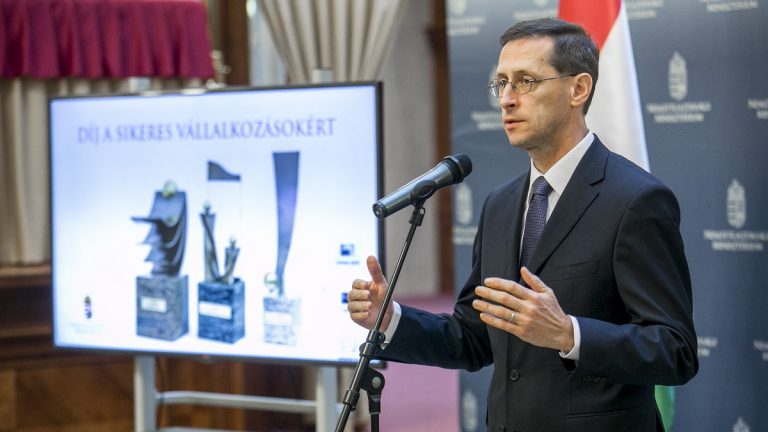Díj a sikeres vállalkozásokért: Linamar Hungary, Vasbeta, xHealth