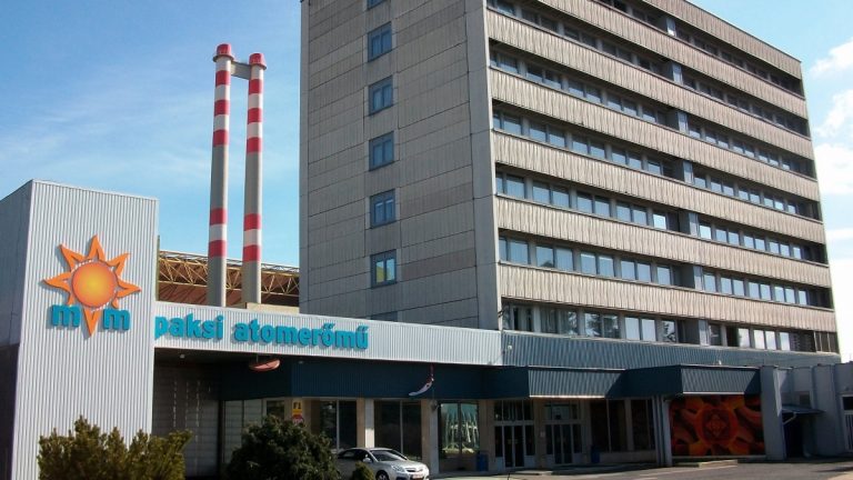 Összeszokott csapat biztosítja a paksi atomerőművet