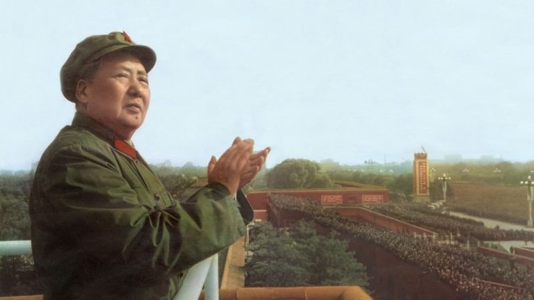Éheztek, mégis milliókat adtak össze a Mao szoborra