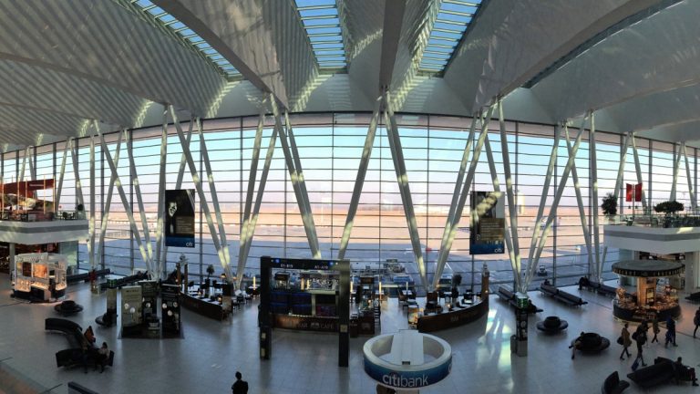 Üzemeltetőt keres reklámfelületeihez a Budapest Airport