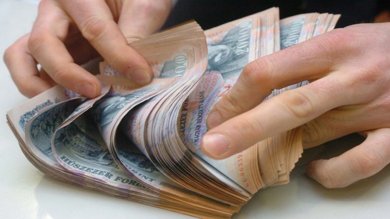 A kormány nem tervezi az adórendszer módosítását A kormány nem tervezi az adórendszer módosítását