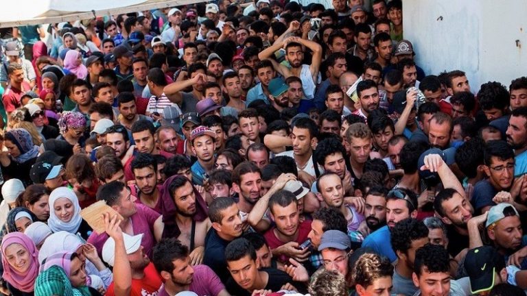 Mégsem lesz a termálstrand mellett migránstábor?