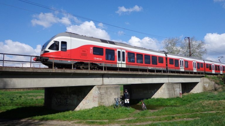 Magyarország 26 közlekedésfejlesztési beruházás megvalósítására pályázik