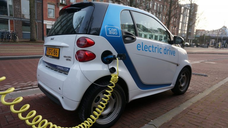 Elektromos autók gyártására kötelezhetik a Volkswagent