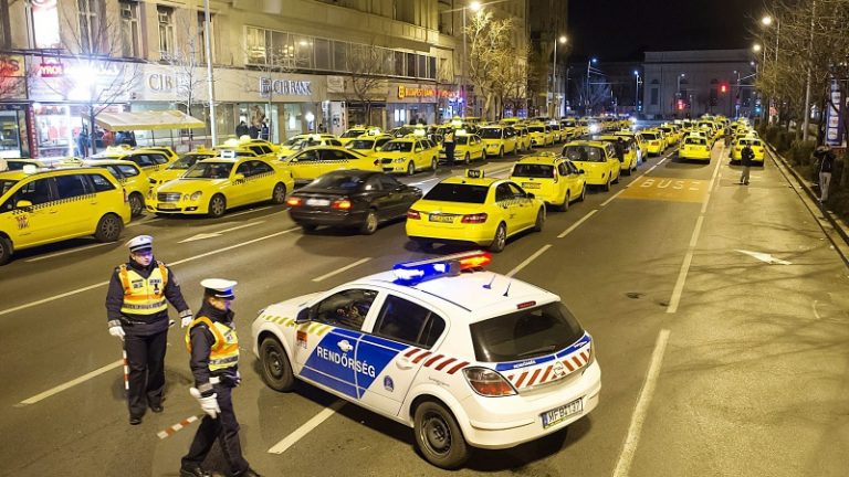 Már dolgozik a kormány az „Uber-adón”