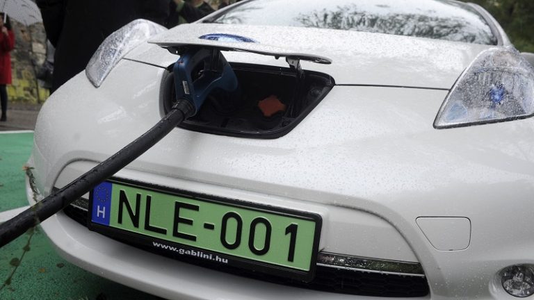 Erre is jogosít, ha zöld rendszámos autója van
