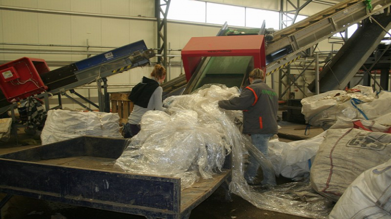 Újrahasznosított műanyagból gyárt fóliát a sümegi Everplast Újrahasznosított műanyagból gyárt fóliát a sümegi Everplast