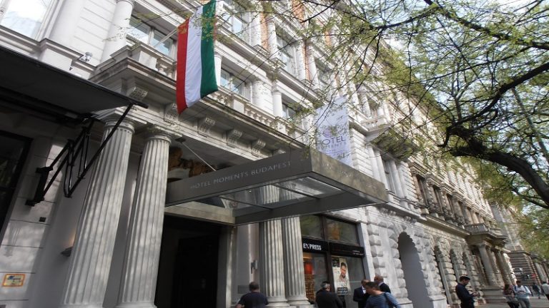 Így lett 100 helyett 99 szobás a Hotel Moments Budapest