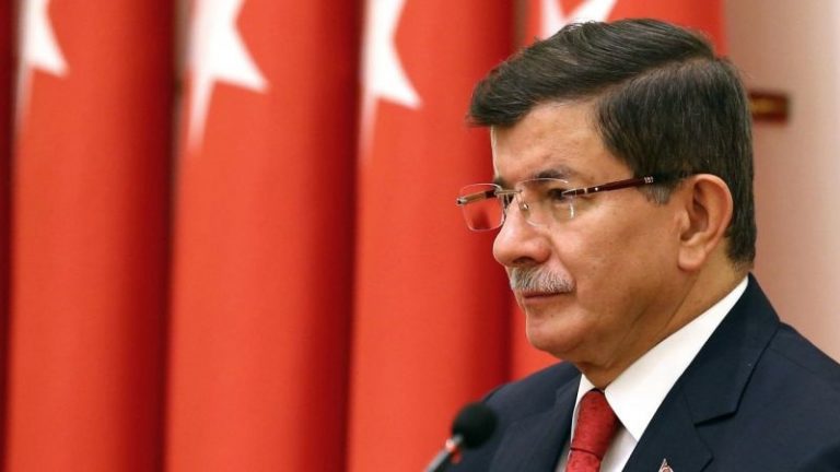 Európa nyakán maradhatnak a menekültek – Ankara fenyegetőzik