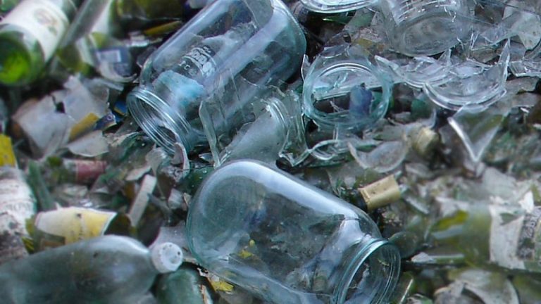Az áruházi üveggyűjtés népszerűsítéséért indul kampány Az áruházi üveggyűjtés népszerűsítéséért indul kampány