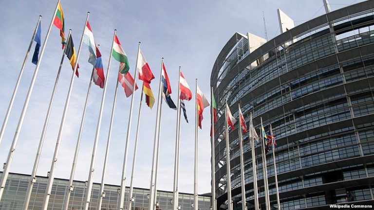 Szerdán koffeinezik az Európai Parlament