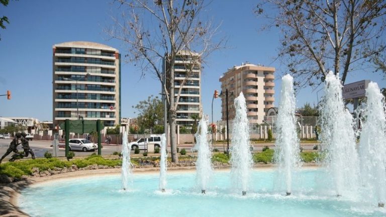 Antalya belerokkanhat a turistahiányba