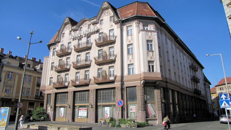 Szombathely belvárosában álló szállodát árul a felszámoló
