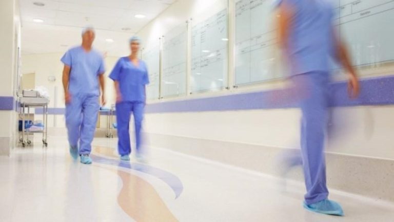A kórházi korrupciót is vizsgálják az ÁSZ ellenőrei