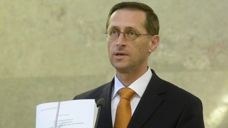 Varga Mihály: Magyarország az évtized végén csatlakozhat az euróövezethez
