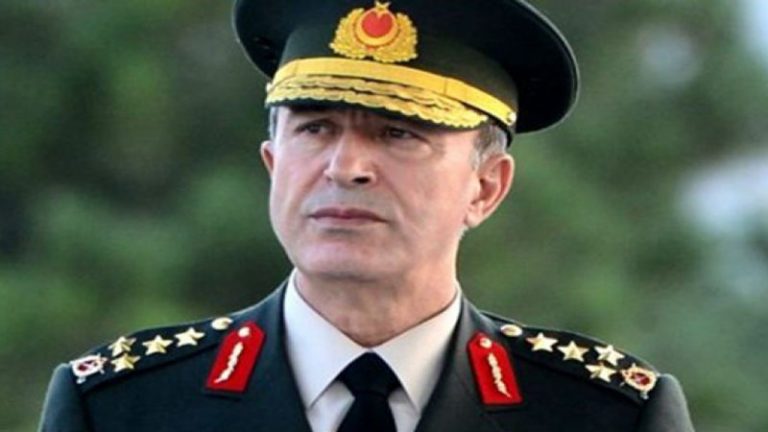 Hulusi Akar megúszta a puccskísérletet