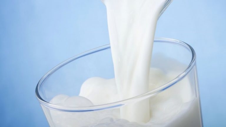 Tej és kifli helyett hét lejért élelmiszercsomag