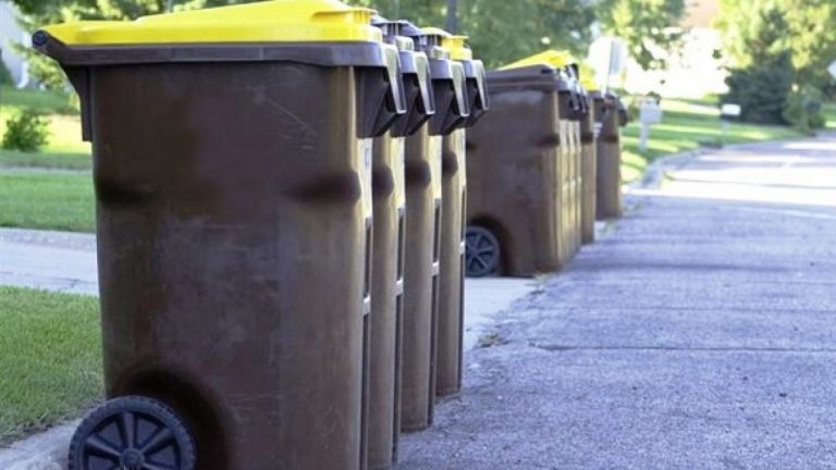 Szemétszállítás: nemsokára minden háztartásba megérkezik a második negyedéves számla