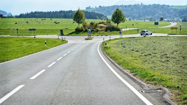 Magyar Közút Zrt.: 444 km főúti és 119 km mellékúti szakasz újul meg az idén