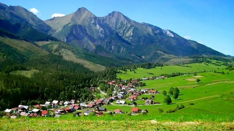 Igazi csúcs: több százezer turista a Magas-Tátrában Igazi csúcs: több százezer turista a Magas-Tátrában