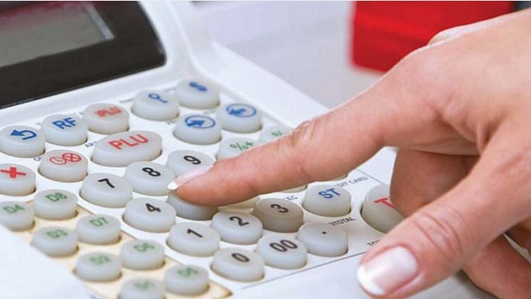 Megírta a Magyar Közlöny (is): csak január 1-jétől lesz kötelező az online pénztárgép használata
