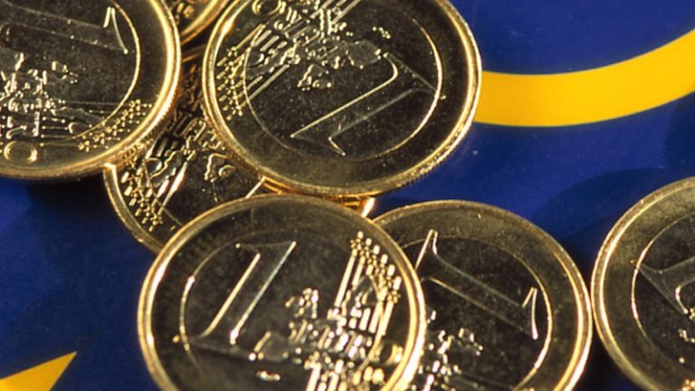 120 millió euróval kevesebb jutna a szlovák egészségügynek