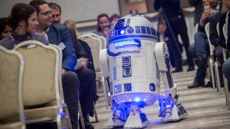 A digitális világ kapujában állnak a hazai kkv-k – R2D2 is ott van