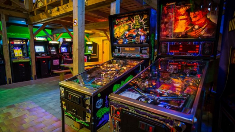 Nosztalgia játék, retro zene, frissen sültek és újbor – programajánlónk a hétre