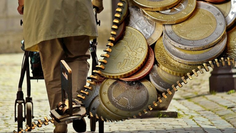 Elérheti a kétszázezret az idén megkötött nyugdíjbiztosítások száma