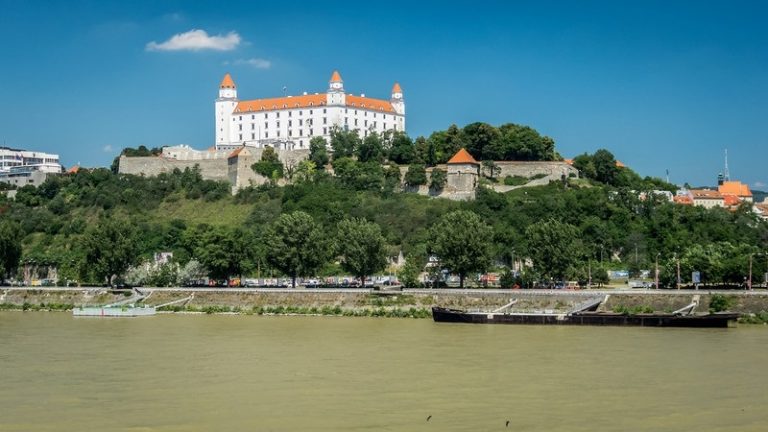 Ötmillió turistára számítanak Szlovákiában