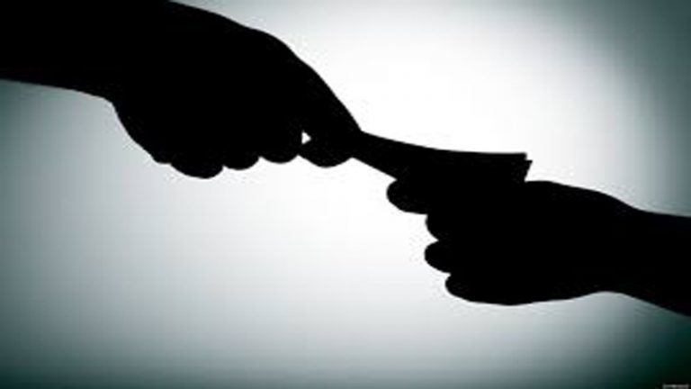 A lakosok 72 százaléka élne korrupciós lehetőségekkel Szlovákiában