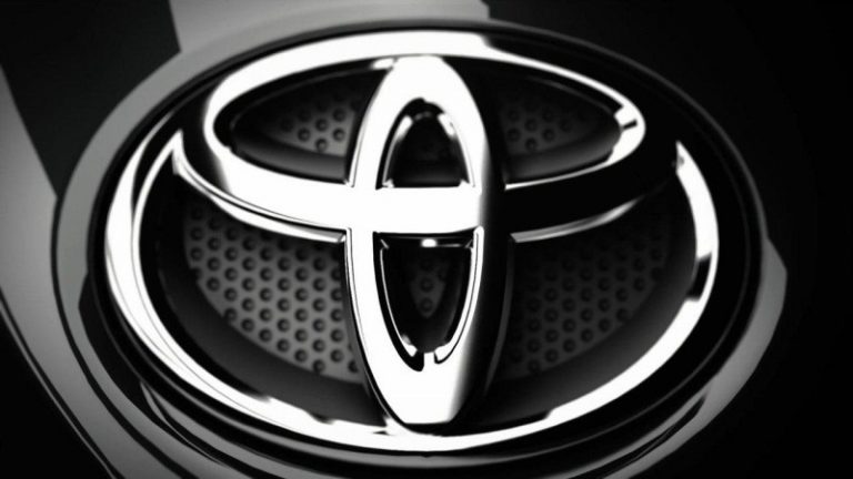 A Toyota 10,2 millió új autó eladásával számol