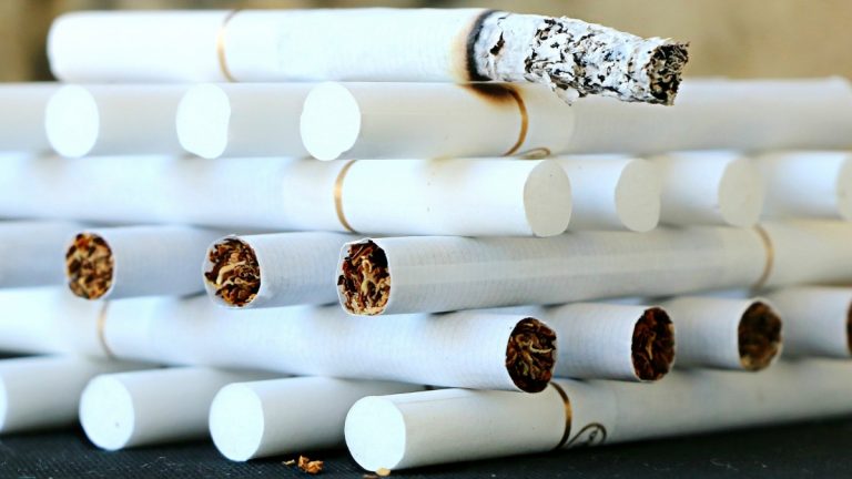 Közzétették az első „hatósági” cigarettaárakat