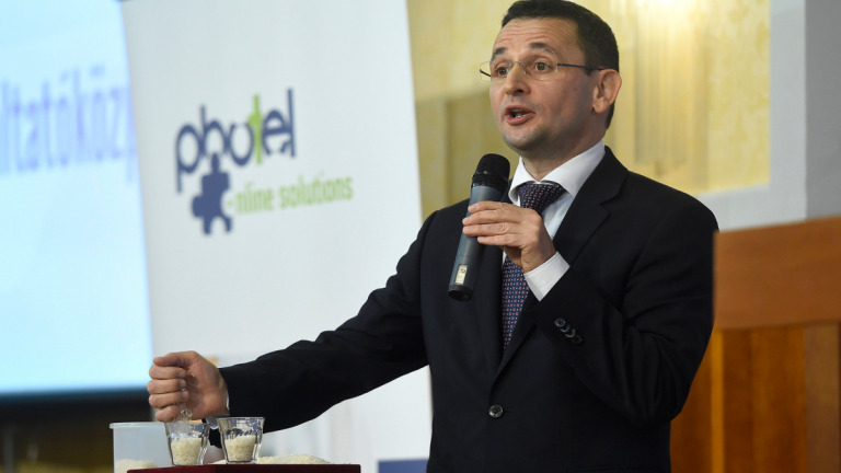 Digitális szolgáltató központot hoz létre a Photel-csoport Szekszárdon