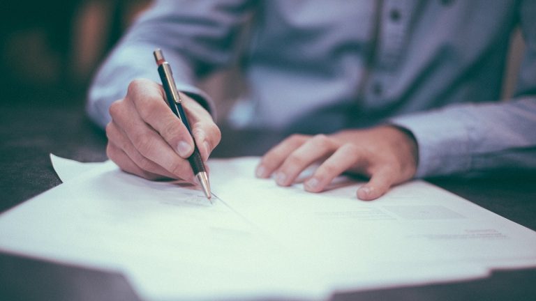 Tanulmányokat folytató munkavállalókkal összefüggő szerződések