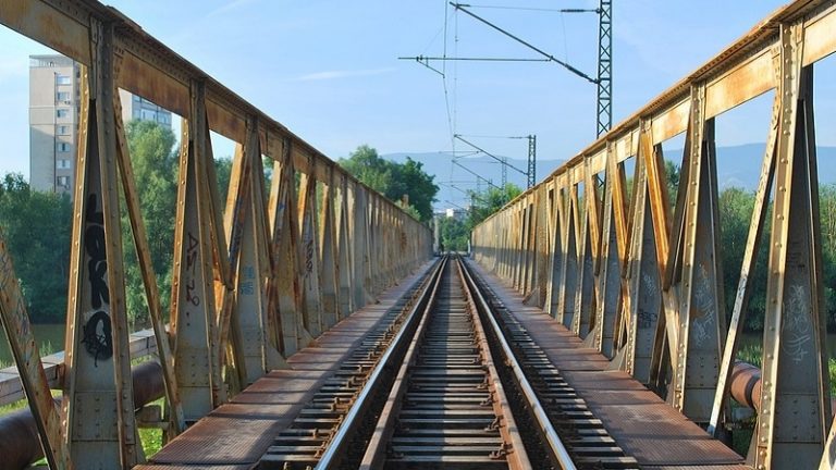 Uniós pályázatok: Bulgáriában autót, földet és ingatlant is lehet vásárolni