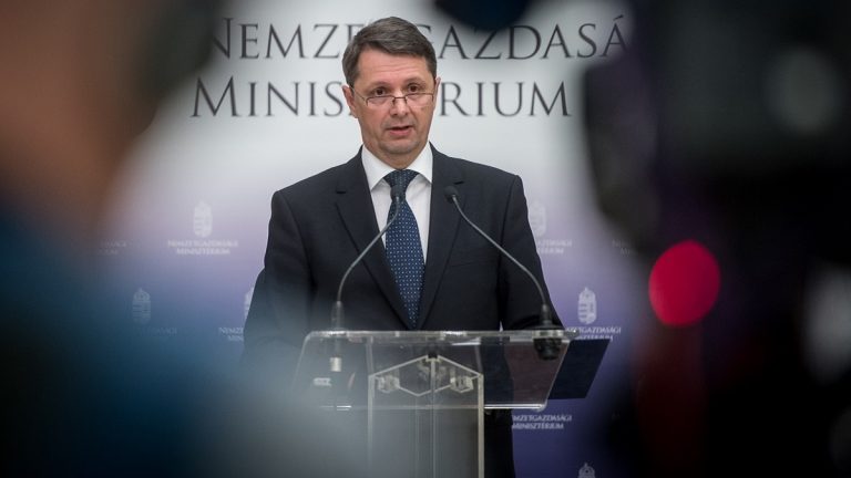 Munkahelyvédelmi akció: 2013 óta mintegy 500 milliárd forint maradt a munkaadóknál