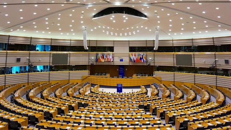Gyógyszerek, amerikai vízum, károsanyag-kibocsátás: a hét témái az Európai Parlamentben Gyógyszerek, amerikai vízum, károsanyag-kibocsátás: a hét témái az Európai Parlamentben