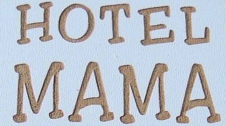Meddig marad a mamahotelben egy európai fiatal?