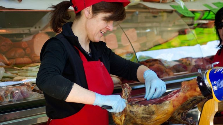 Nagyot drágult egy év alatt a cukor és a sertéshús