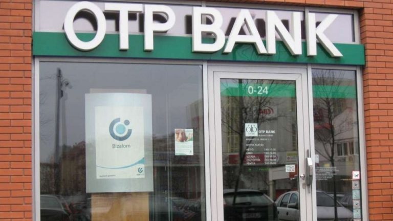 Digitális aláírópaddal gyorsítja az OTP az ügyintézést a fiókokban