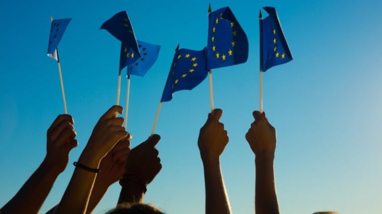 Majdnem félmillió kisvállalkozás profitál a Juncker-tervből Majdnem félmillió kisvállalkozás profitál a Juncker-tervből