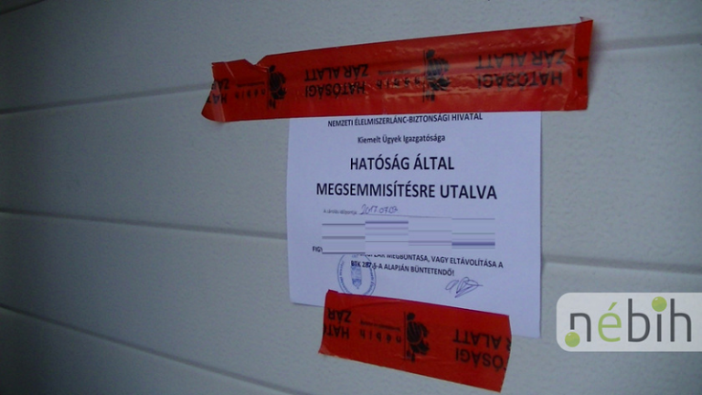 Ismeretlen eredetű, penészes hús volt egy kaposvári üzemben