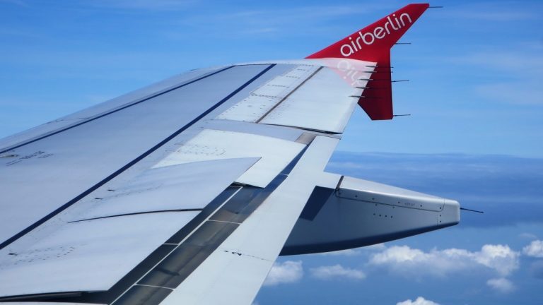 Csődöt jelentett, de még repül az Air Berlin