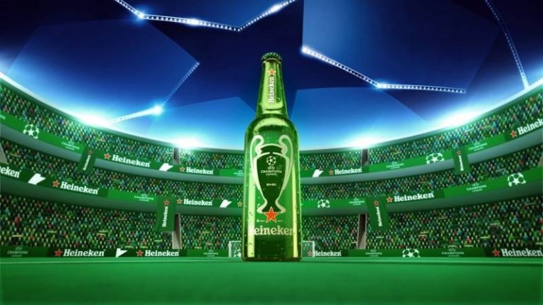 Párbajozik a lengyel kapus a Heineken kisfilmjében Párbajozik a lengyel kapus a Heineken kisfilmjében